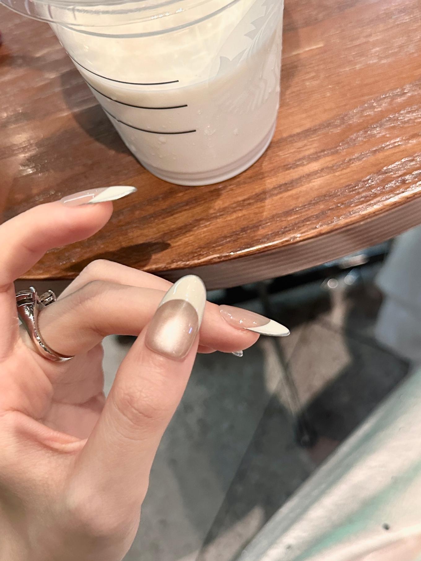 Minimalist French White